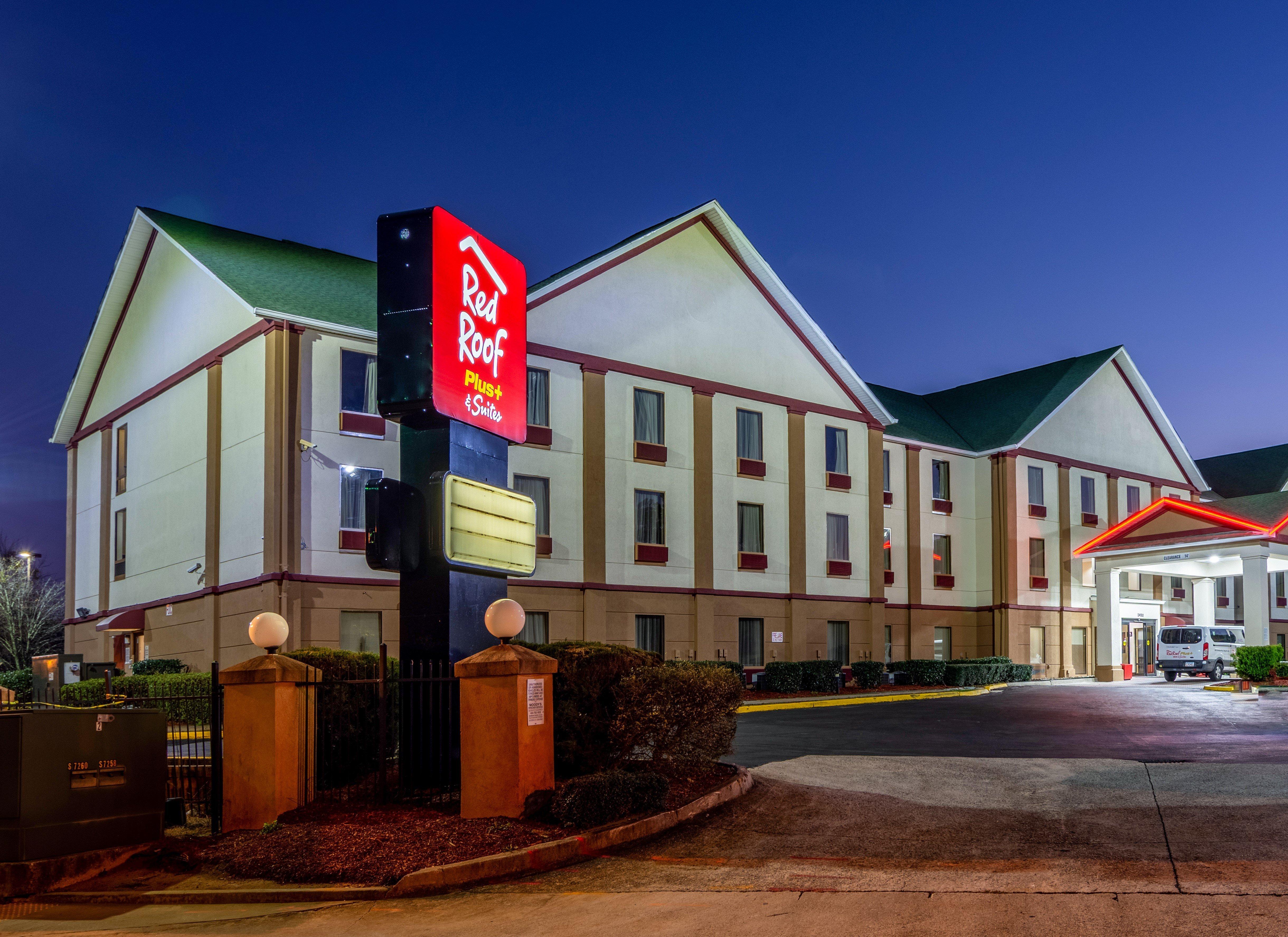 Red Roof Plus+ & Suites Atlanta Airport South Exterior photo