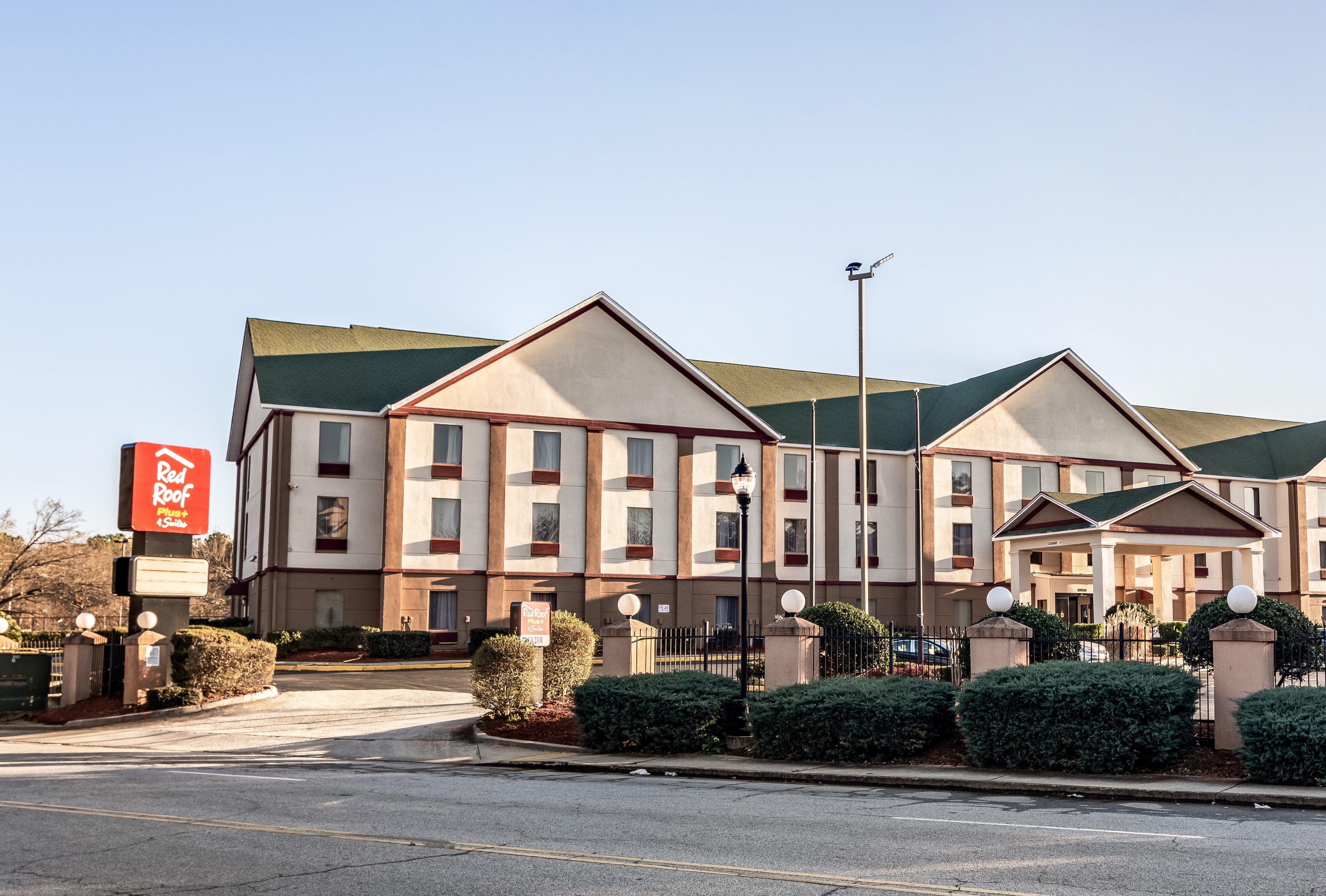 Red Roof Plus+ & Suites Atlanta Airport South Exterior photo